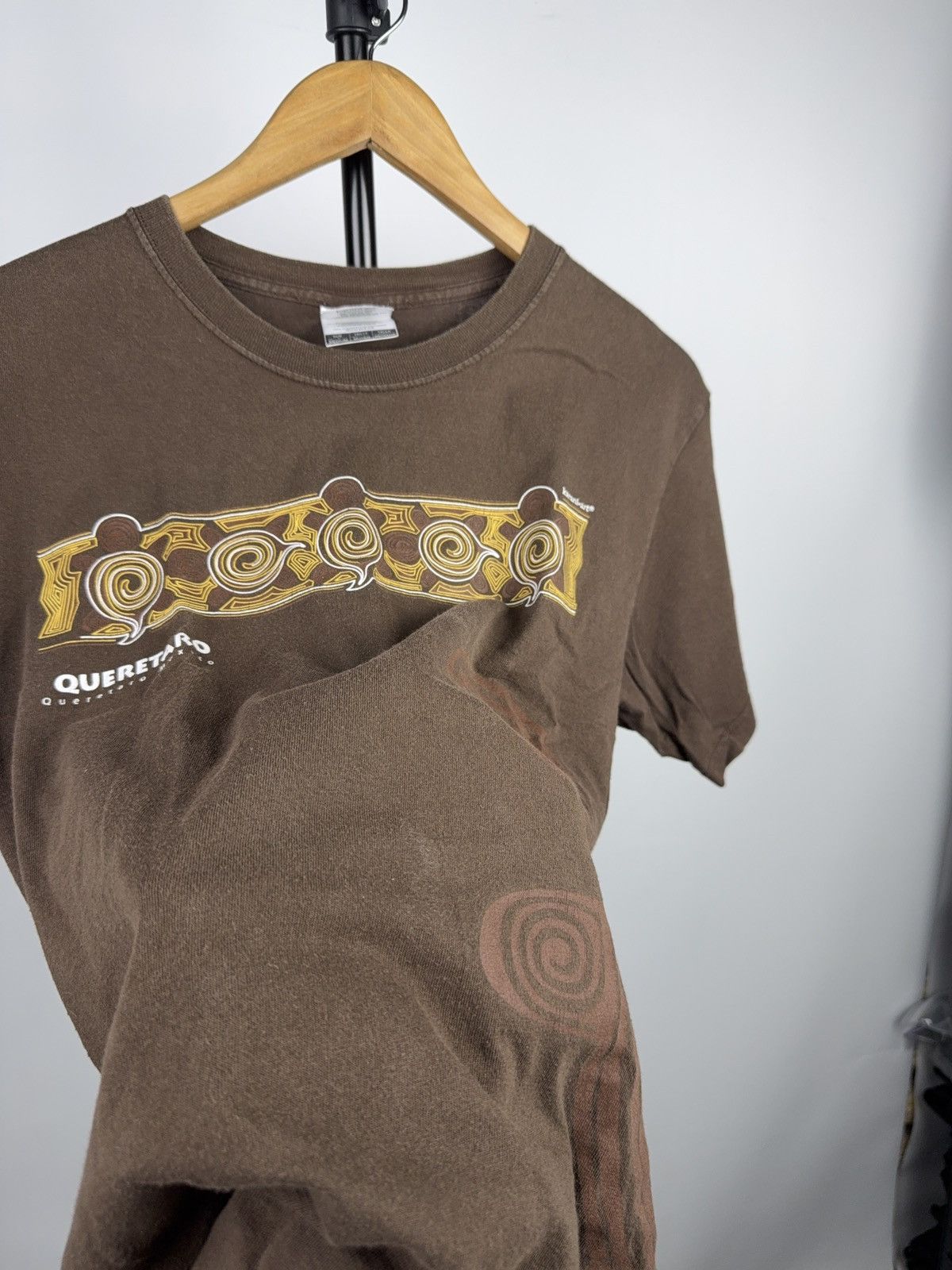 Vintage 00s Vntg Querétaro Mexico Spiral Art Graphic Brown T-Shirt Size US M / EU 48-50 / 2 - 7 Thumbnail