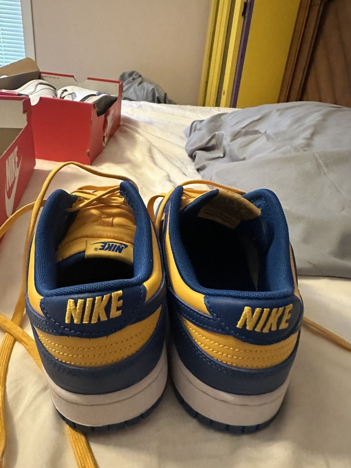 Nike Dunk 9.5 Yellow/Blue Size US 9.5 / EU 42-43 - 5 Thumbnail
