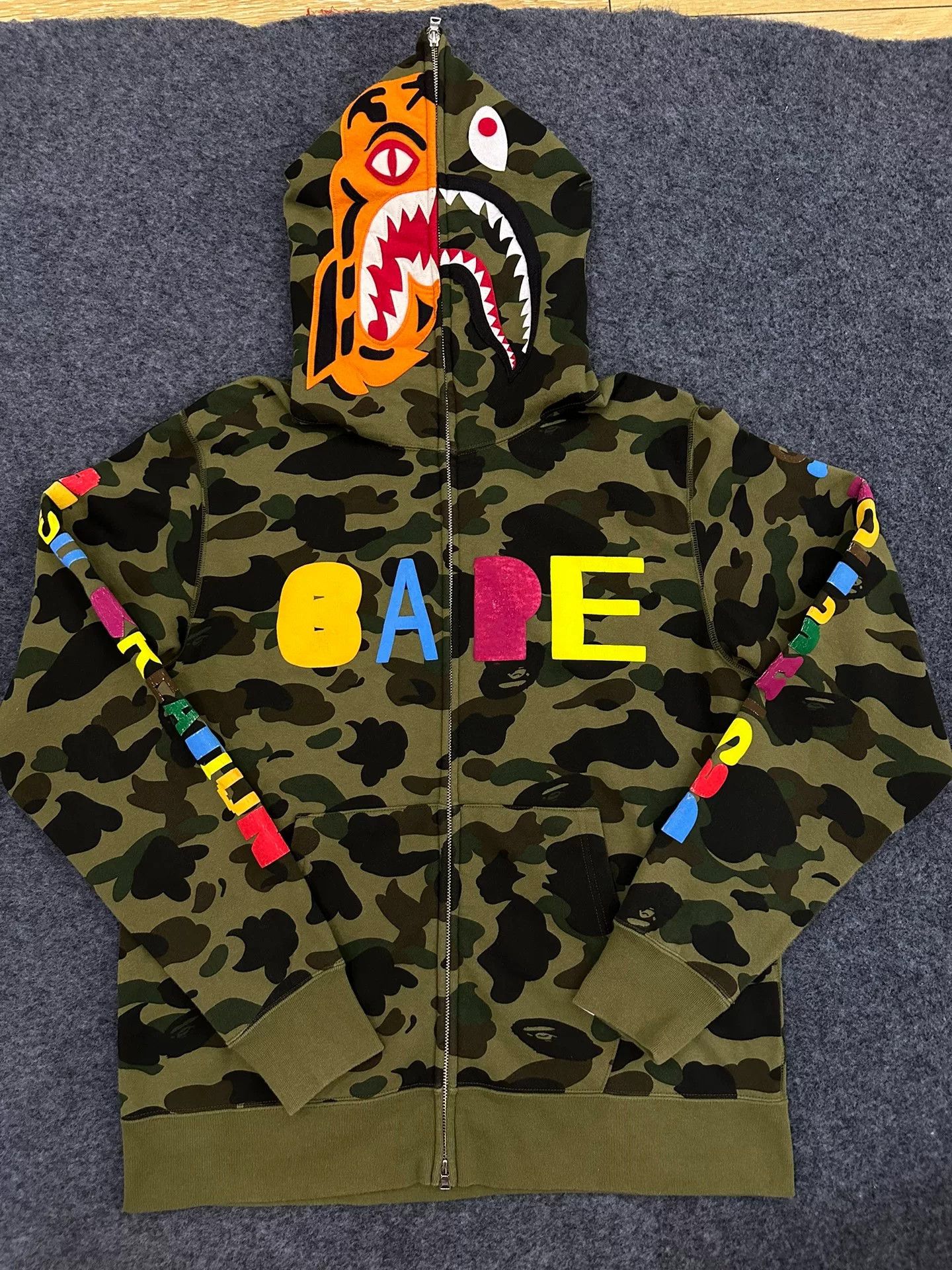 Bape Bape Ready Ade Multi Shark Sweatshirt Size US L / EU 52-54 / 3 - 1 Thumbnail