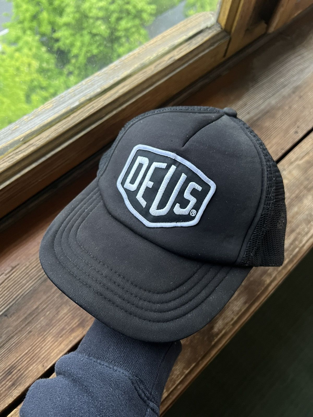 Fashion deus ex machina baylands trucker cap