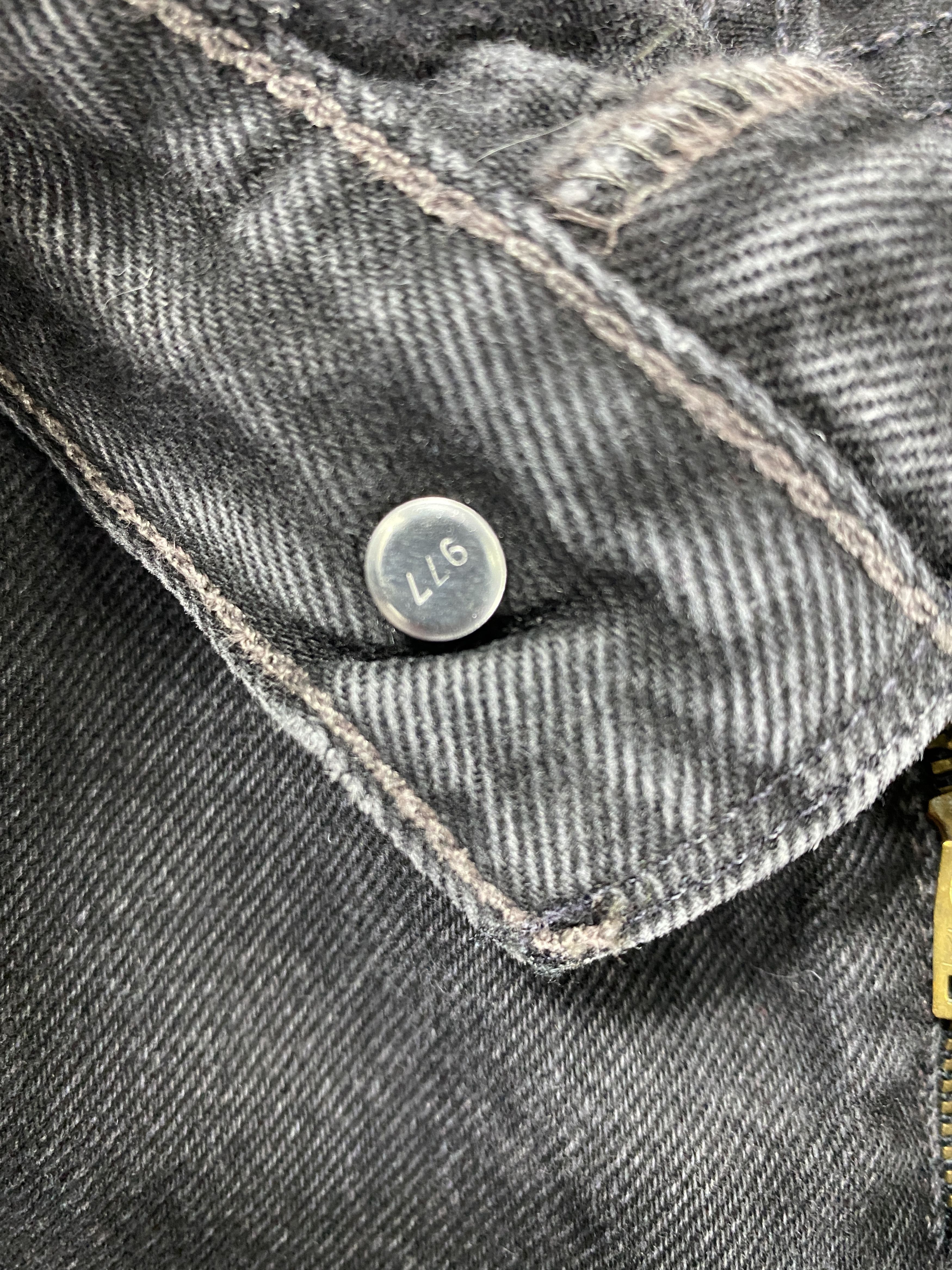 Levi's Black Vintage Levi's 550 Jeans 34x32.5 Denim -JN2380 Size US 34 / EU 50 - 7 Thumbnail
