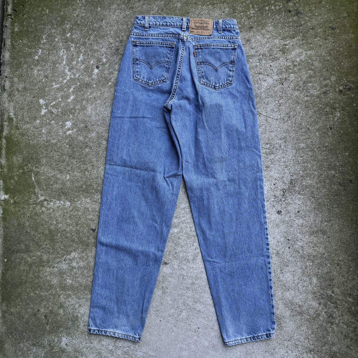 Vintage Vintage 90s Levi's 560 Loose Tapered Jeans Made in USA Size US 29 - 1 Thumbnail