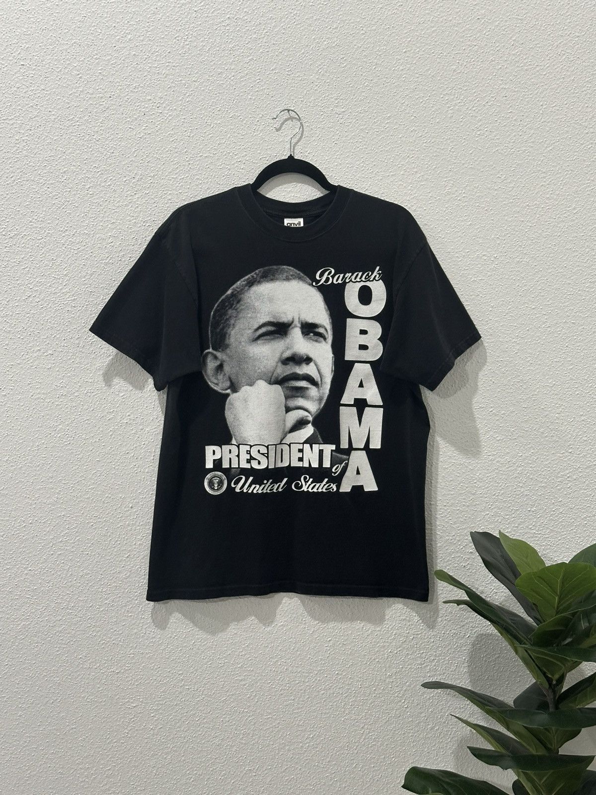 Rap Tees Barrack Obama “We Made It” Rap Tee Men’s Large Anvil Red Bar Size US L / EU 52-54 / 3 - 1 Thumbnail