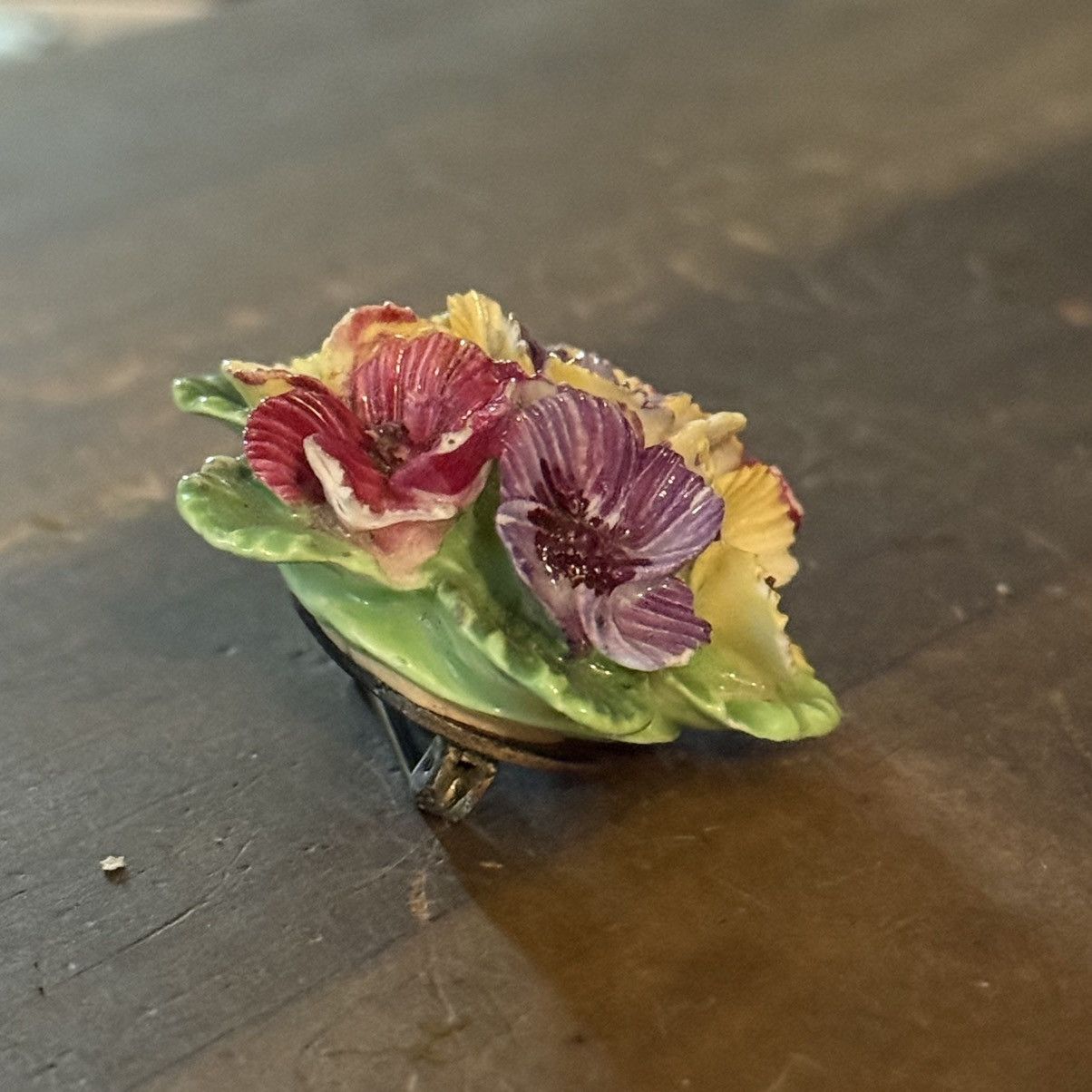 Vintage Vintage Crown Staffordshire England porcelain floral brooch Size ONE SIZE - 2 Thumbnail