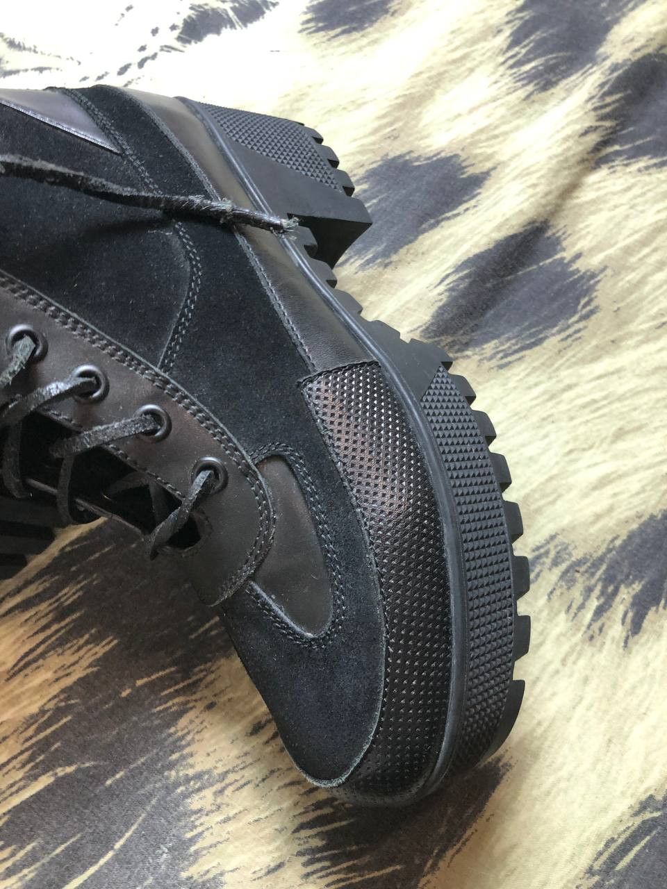 Louis Vuitton Luxury Louis Vuitton Black Platform Boots Size US 8 / IT 38 - 25 Thumbnail