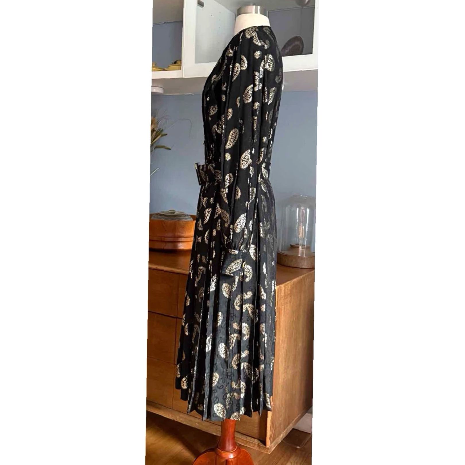 Vintage VINTAGE Adele Simpson Black Gold Paisley Button Midi Dress Pleated M Shirt Dress 70s Womens, Adult Medium Size M / US 6-8 / IT 42-44 - 3 Thumbnail