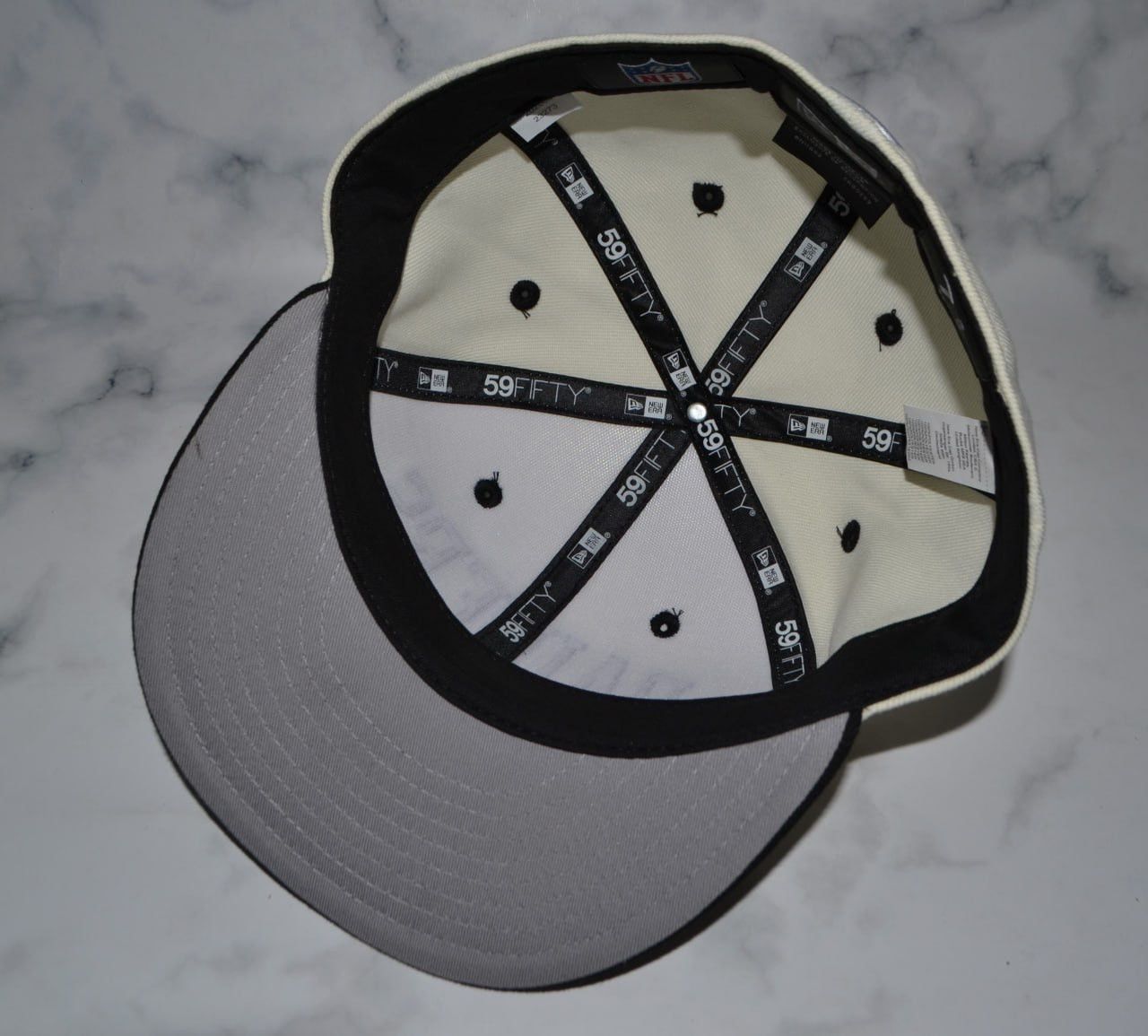 NFL New Era Raiders Las Vegas White and Black Snapback Hat Cap Size ONE SIZE - 6 Thumbnail