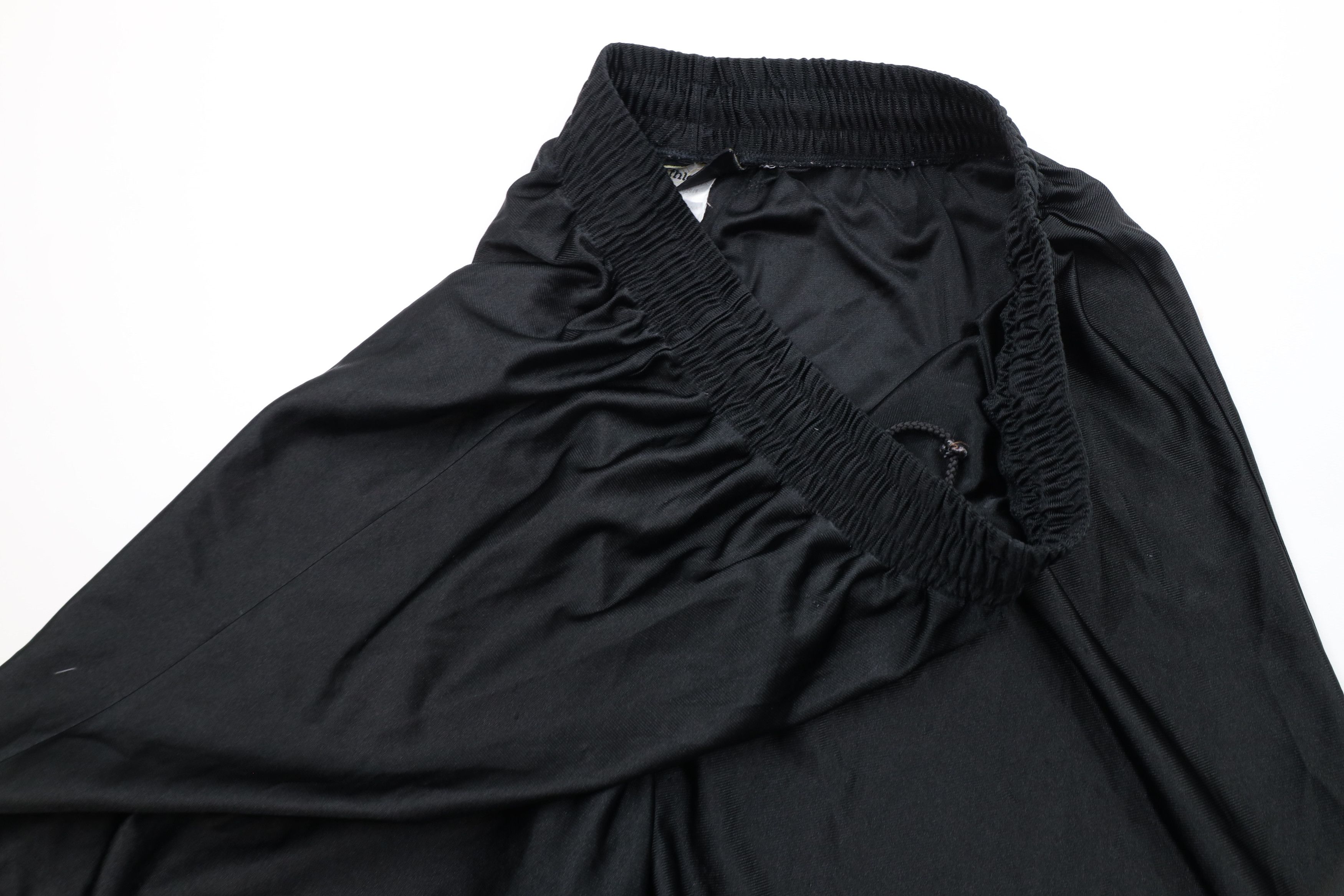 Vintage Vintage 90s Streetwear Above Knee Silky Basketball Shorts Size US 34 / EU 50 - 5 Thumbnail
