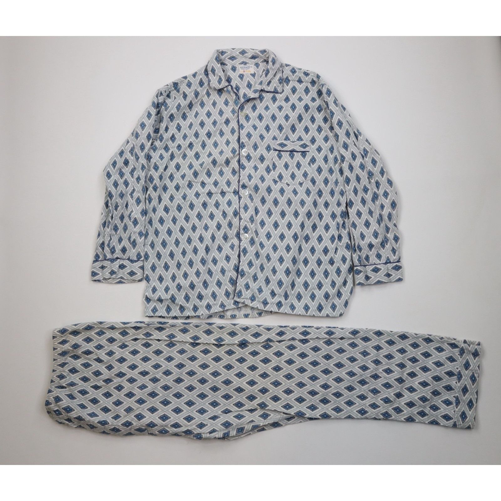 Vintage Vintage 70s Streetwear 2 Piece Flannel Diamond Pajamas Size US L / EU 52-54 / 3 - 1 Thumbnail