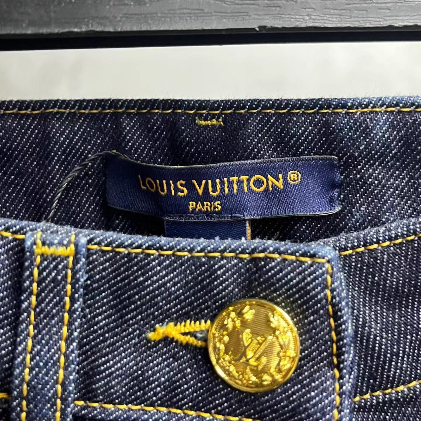 Louis Vuitton Louis Vuitton Flared Denim Jeans 32 Like New With Tags Size 24" / US 00 / IT 34 - 5 Thumbnail