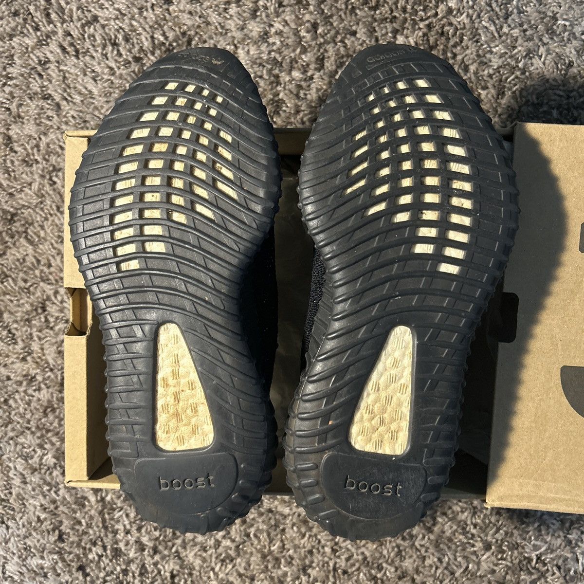 Yeezy Yeezy boost 350 v2 core black Size US 6 / EU 39 - 4 Thumbnail