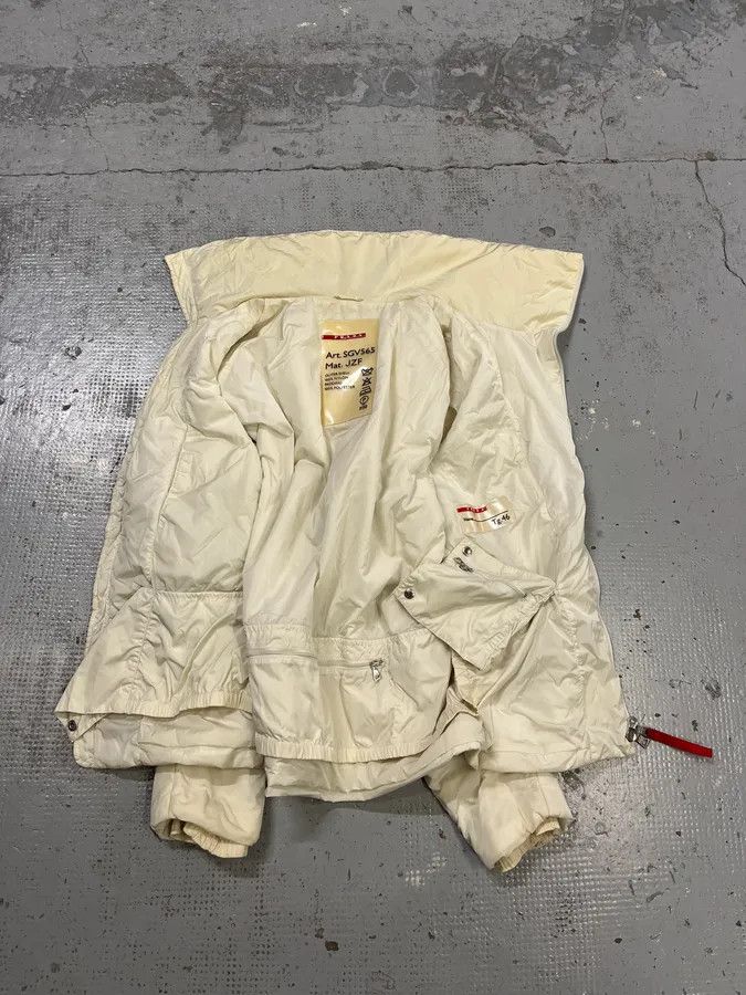 Prada 2000s Prada Asymmetrical Zip Retractable Hood White Jacket Size US M / EU 48-50 / 2 - 10 Thumbnail