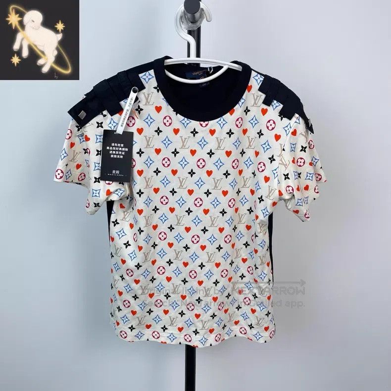 Louis Vuitton Louis Vuitton Limited Valentine's day color-block logo pre Size XXS / US 00 / IT 34 - 1 Thumbnail