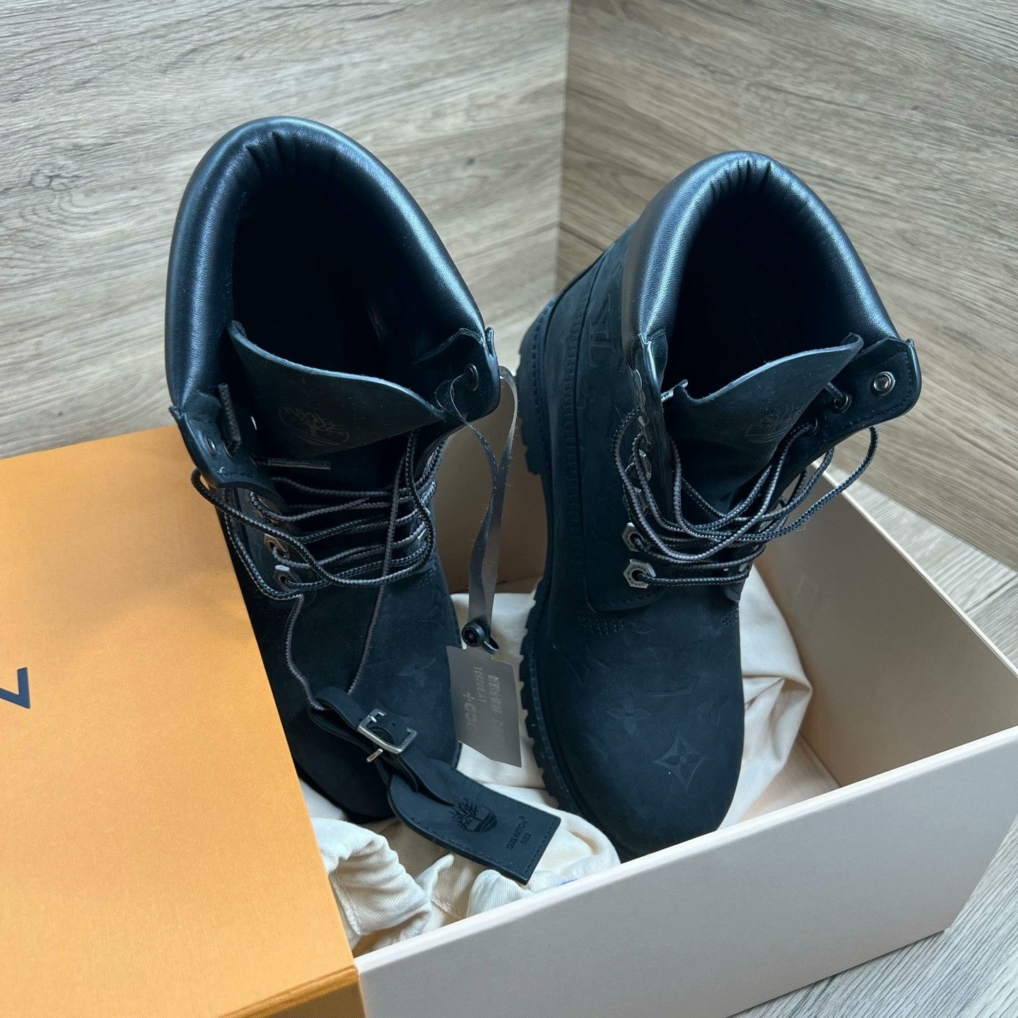 Louis Vuitton Louis Vuitton x Timberland Black Monogram Short Boots Size US 8 / EU 41 - 7 Thumbnail