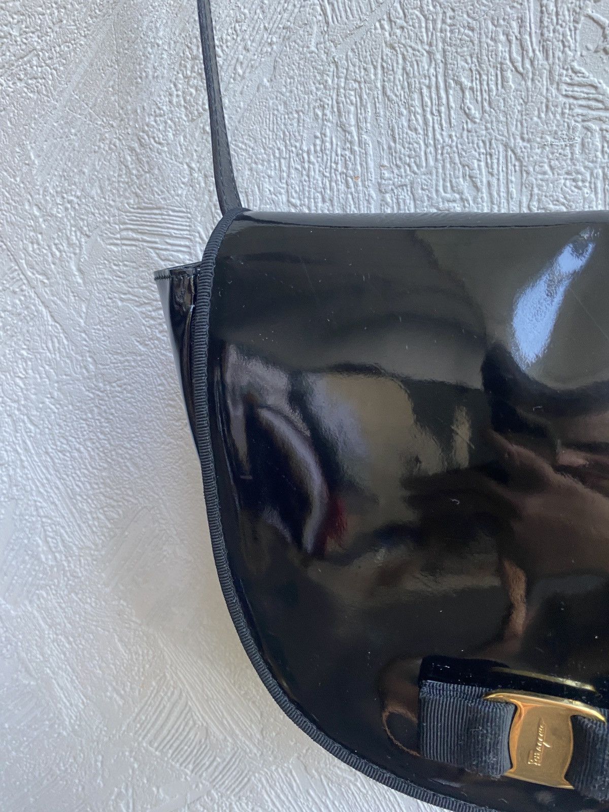 Salvatore Ferragamo Salvatore Ferragamo Black Patent Leather Shoulder Bag Size ONE SIZE - 5 Thumbnail