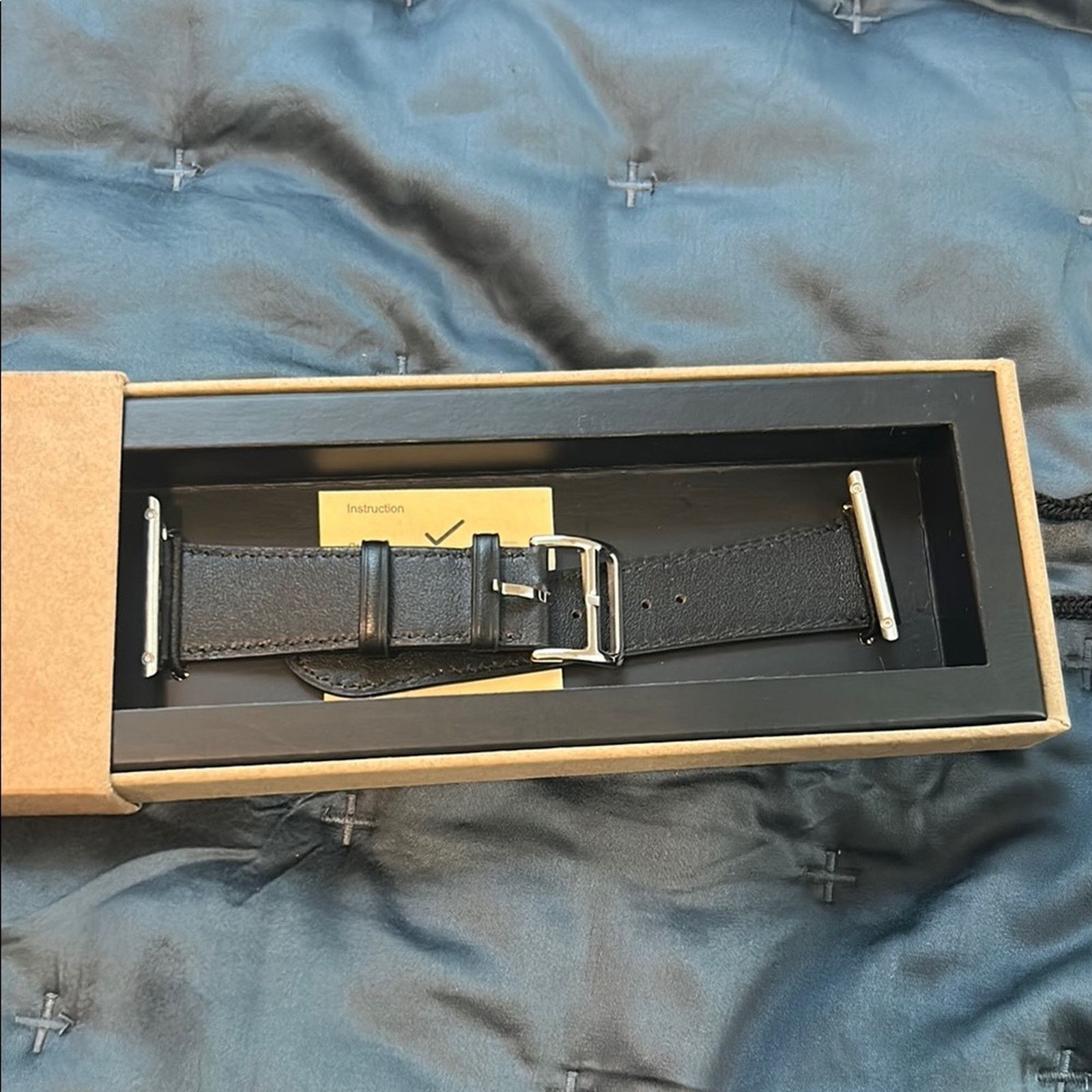Quince Quince Leather Apple Watch Band with Gift Box Size ONE SIZE - 3 Thumbnail