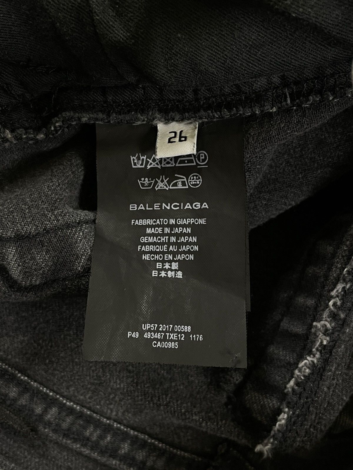 Balenciaga 2017 BALENCIAGA ARCHETYPE DISTRESSED DARK GREY JEANS Size 26" / US 2 / IT 38 - 10 Thumbnail