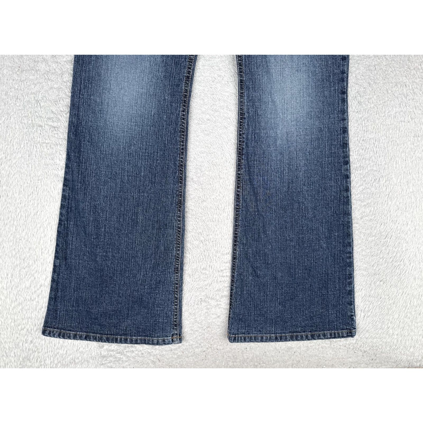 Vintage SO Juniors Bootcut Jeans 15S Blue Medium Wash Mid Rise Embroidered 34x32 Womens Denim Size 36" / US 14 / IT 50 - 2 Thumbnail