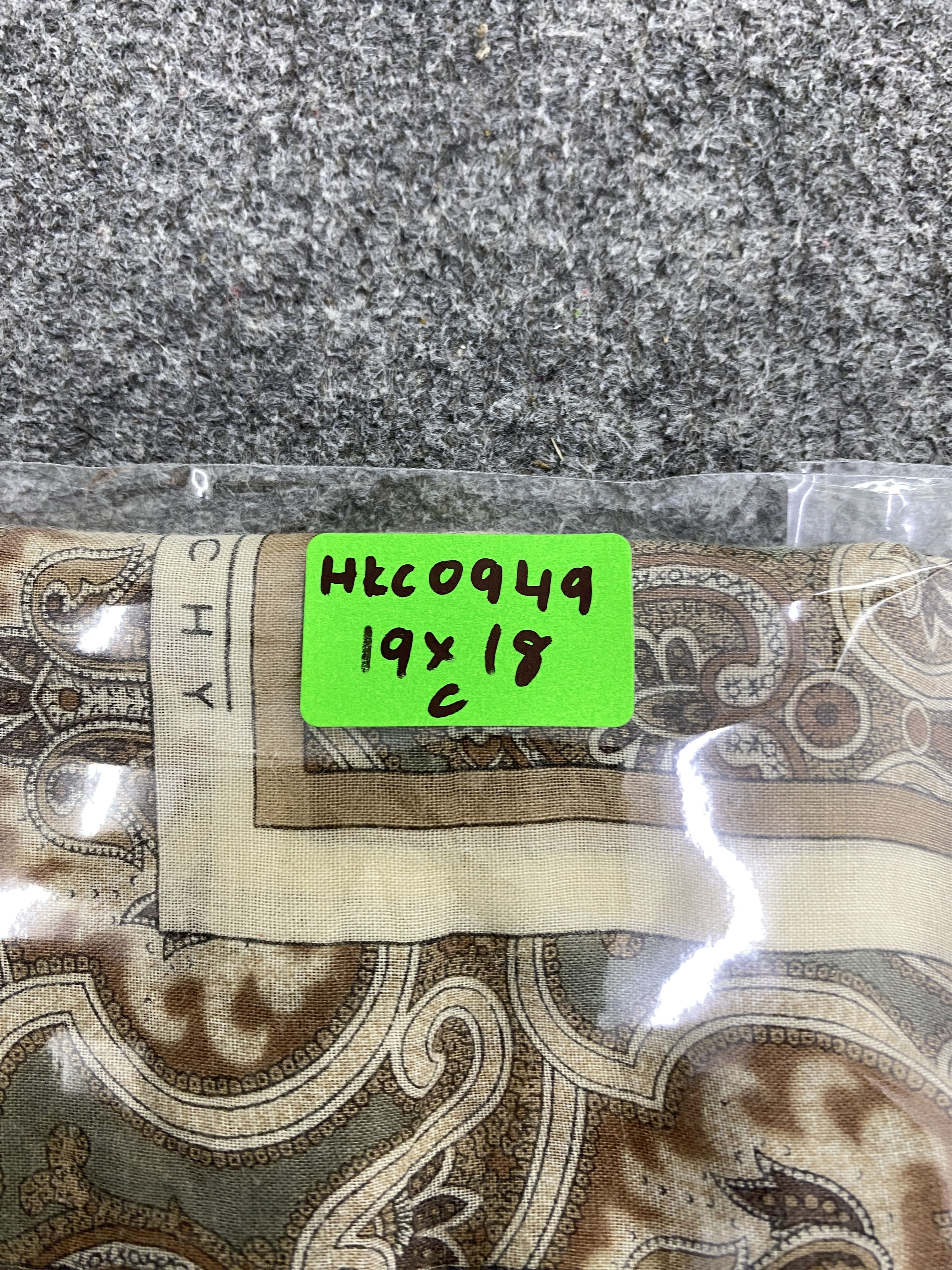 Givenchy Givenchy Handkerchief / Neckerchief / Bandana HKC0949 Size ONE SIZE - 6 Thumbnail