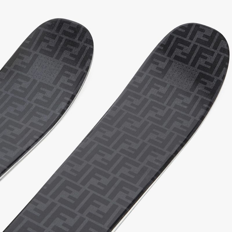 Fendi o1s1wg111125 Size:OS/ Skis in Black Size ONE SIZE - 3 Thumbnail