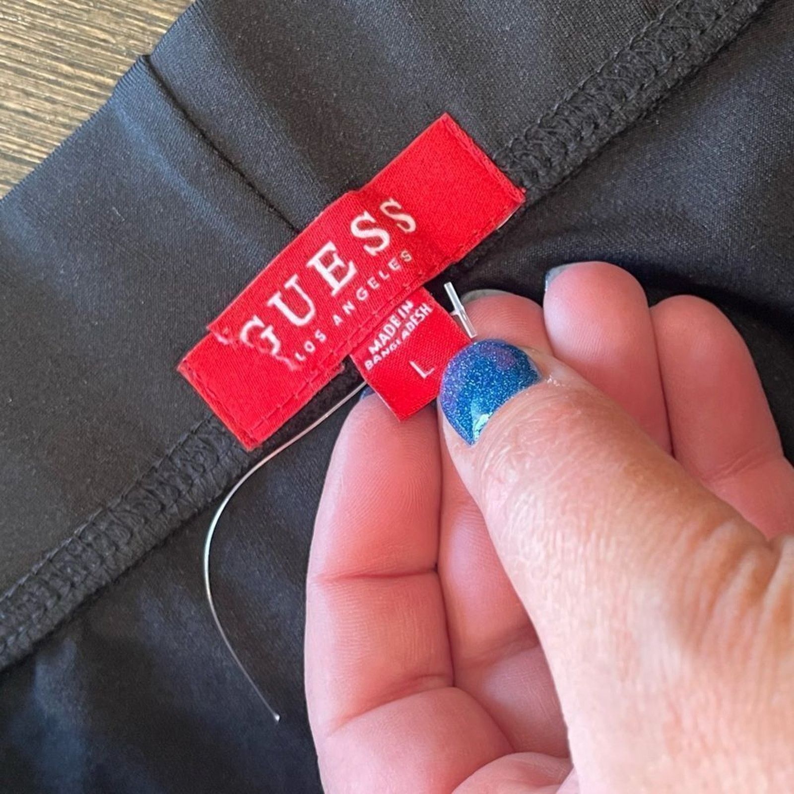 Guess NWOT Guess Black Cropped Capri Leggings Logo Print Size L Size 31" - 5 Thumbnail