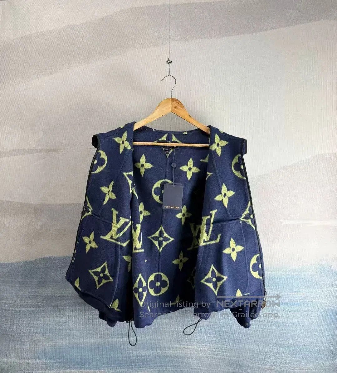 Louis Vuitton Louis Vuitton Blue Wool Cape Coat. Size S / US 4 / IT 40 - 3 Thumbnail