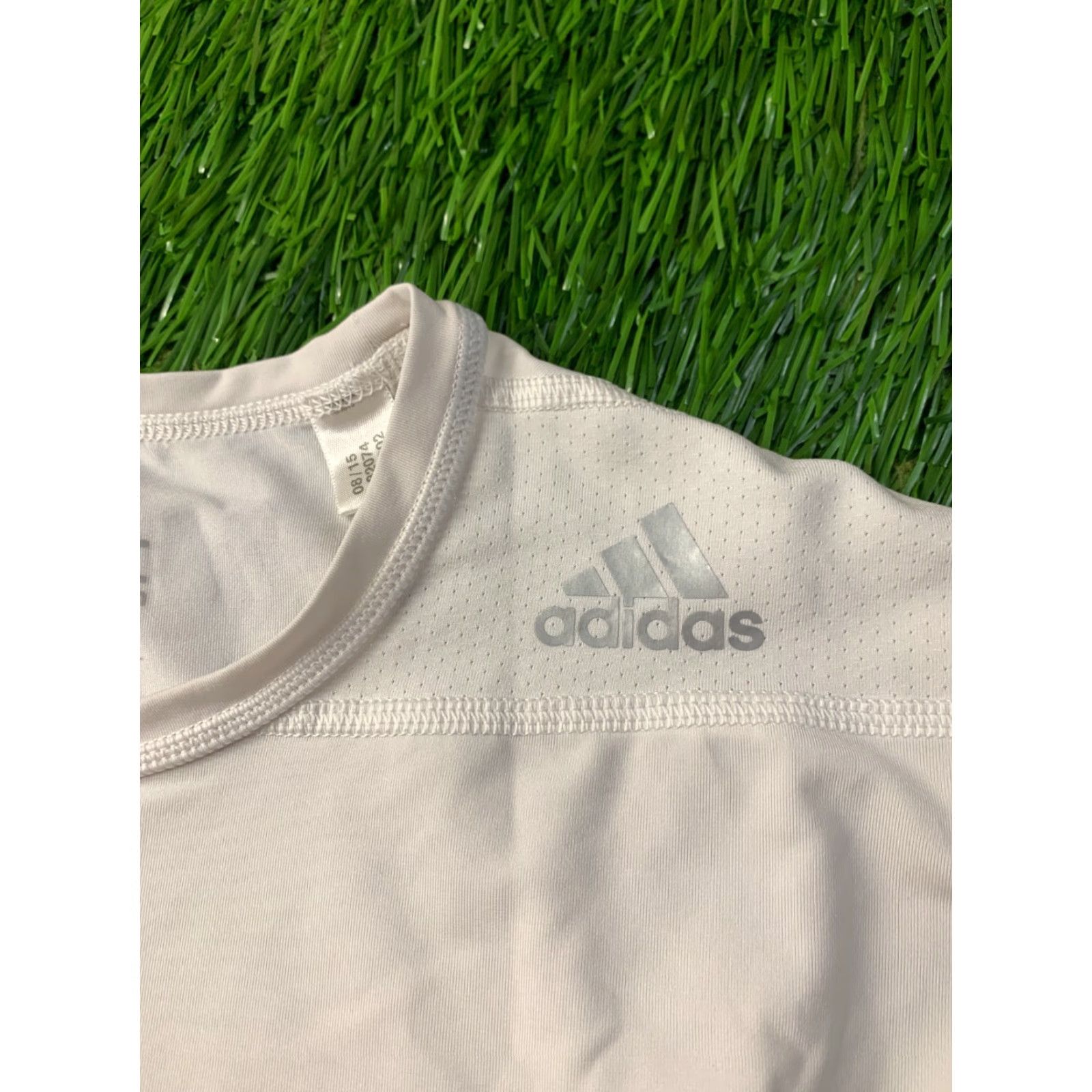 Adidas ADIDAS Techfit Compression Vest Shirt Men XL White 2015 Crossfit Base Layers Sleeveless Guaranteed Original Size XL Size US XL / EU 56 / 4 - 4 Thumbnail