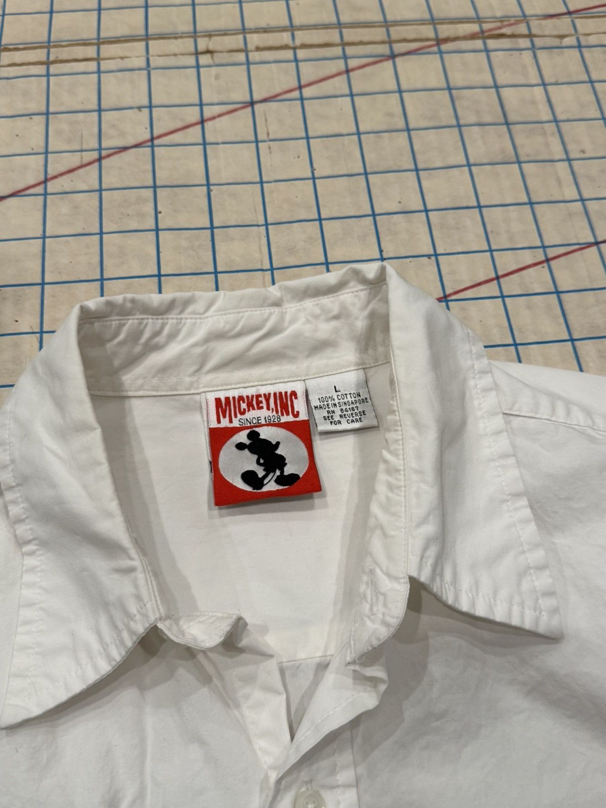 Mickey Mouse Vintage Mickey Inc Button Up Shirt With Embroidered Mickey Size US L / EU 52-54 / 3 - 5 Thumbnail