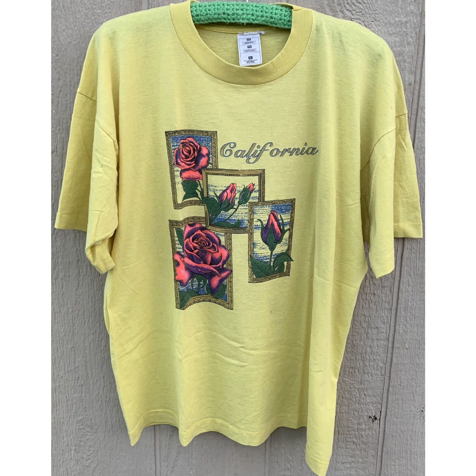 Vintage VINTAGE California T-Shirt Mens XL Yellow Rose Graphic Single Stitch Crew Neck Short Sleeve Roses Size US XL / EU 56 / 4 - 5 Thumbnail