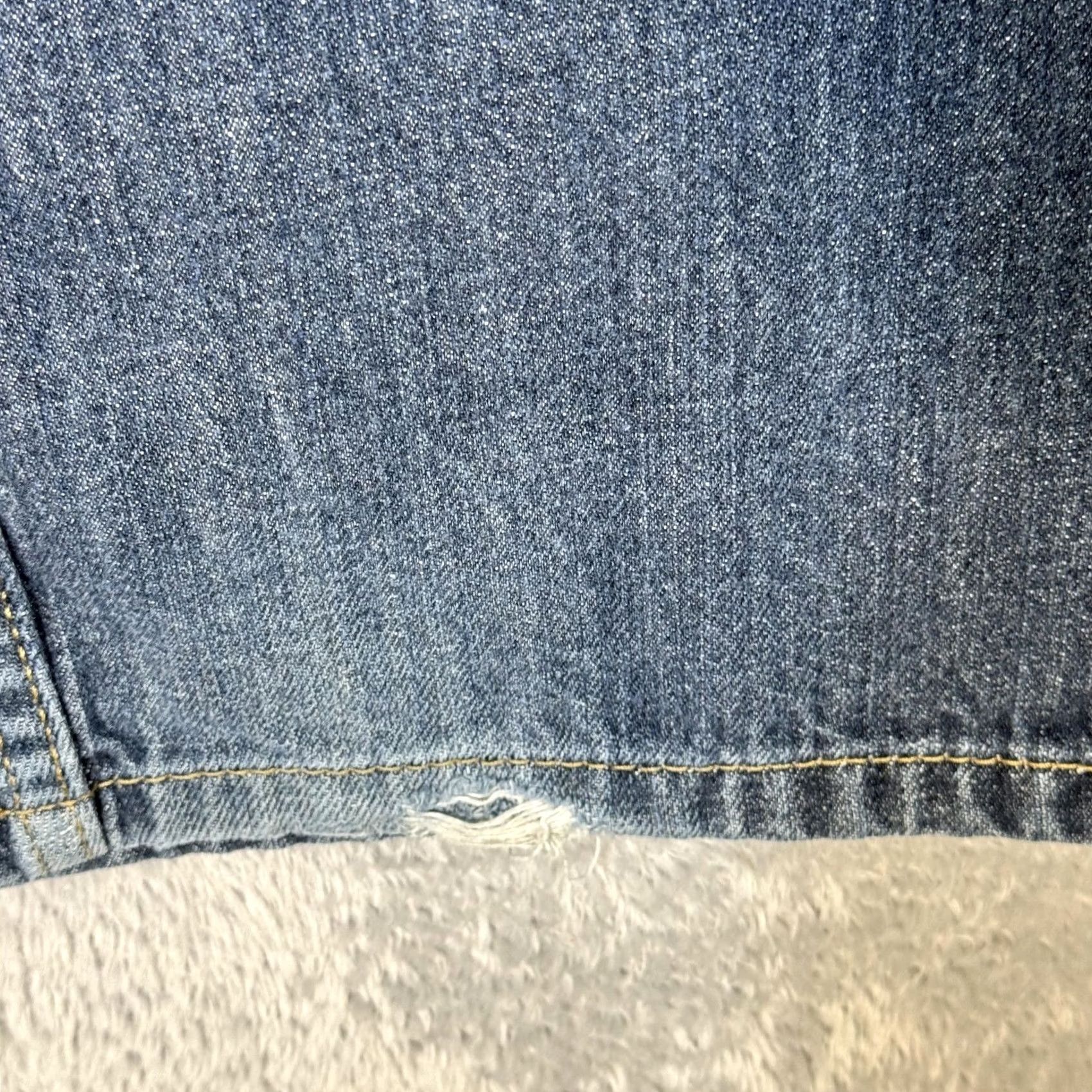 Levi's Levi's 505 Jeans Mens 34x32 Blue Straight Regular Denim Medium Wash Worn Hem Vintage No Size US 34 / EU 50 - 4 Thumbnail