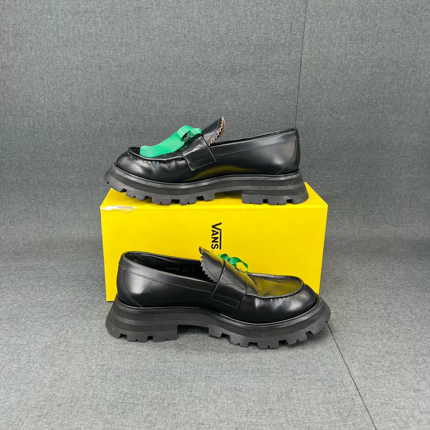 Alexander McQueen McQ Black Loafer 39 Like New Size US 8 / IT 38 - 5 Thumbnail