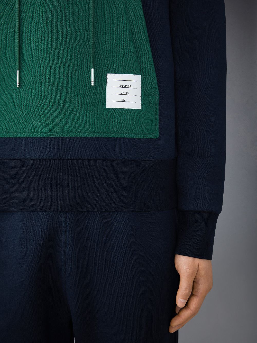 o1s22i1n1124 Hoodie in Black Green