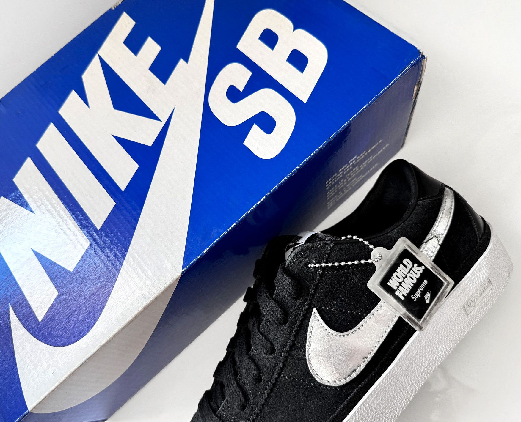 Nike SB Supreme x Nike SB Zoom Bruin Size 9 Size US 9 / EU 42 - 2 Thumbnail