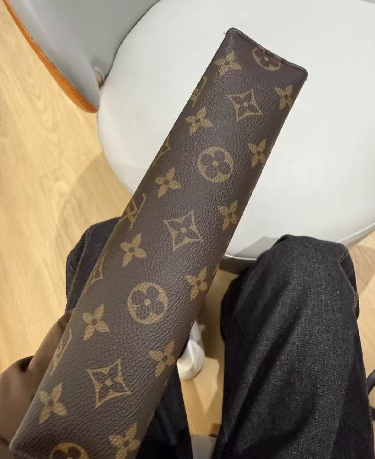 Louis Vuitton Louis Vuitton 26 Monogram Toiletry Pouch/Clutch. Size ONE SIZE - 7 Thumbnail