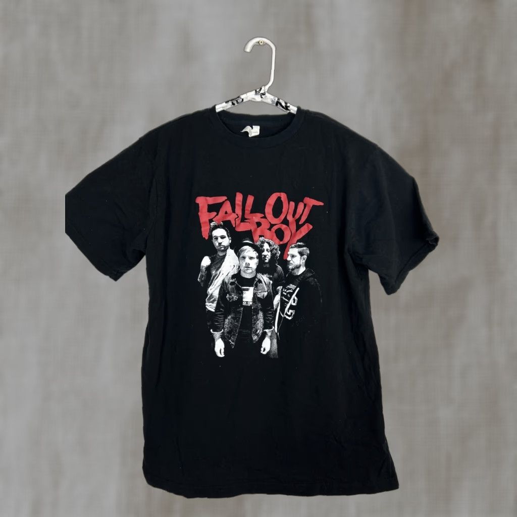 Vintage Fallout Boy Band Tee Womens XL Black Short Sleeve T Shirt Size XL / US 12-14 / IT 48-50 - 1 Thumbnail