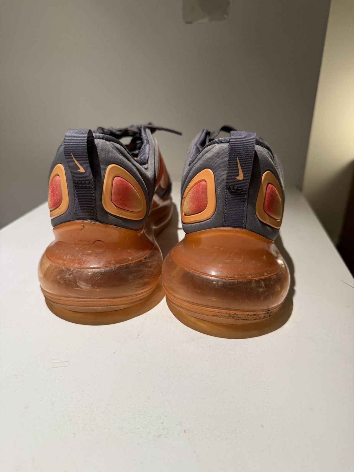 Nike Nike Airmax 720 Fuel Orange Size US 9.5 / EU 42-43 - 3 Thumbnail