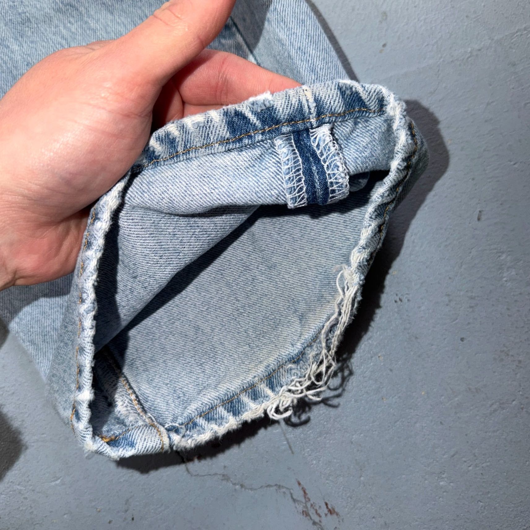 Levi's Levis 501 Vintage 90s Jeans Blue Light Wash 34x32 Regular Men Straight Denim Size US 34 / EU 50 - 4 Thumbnail