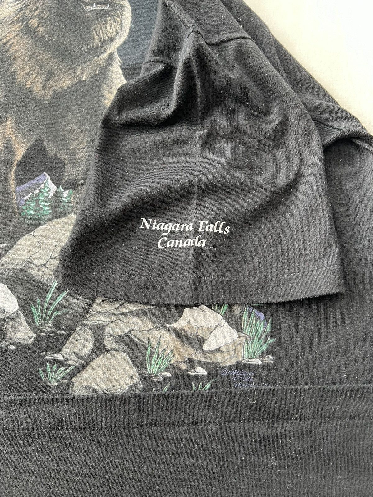 Vintage Vintage 1993 Harlequin Grizzly Bear Niagara Falls Canada Tee Size US XL / EU 56 / 4 - 8 Thumbnail