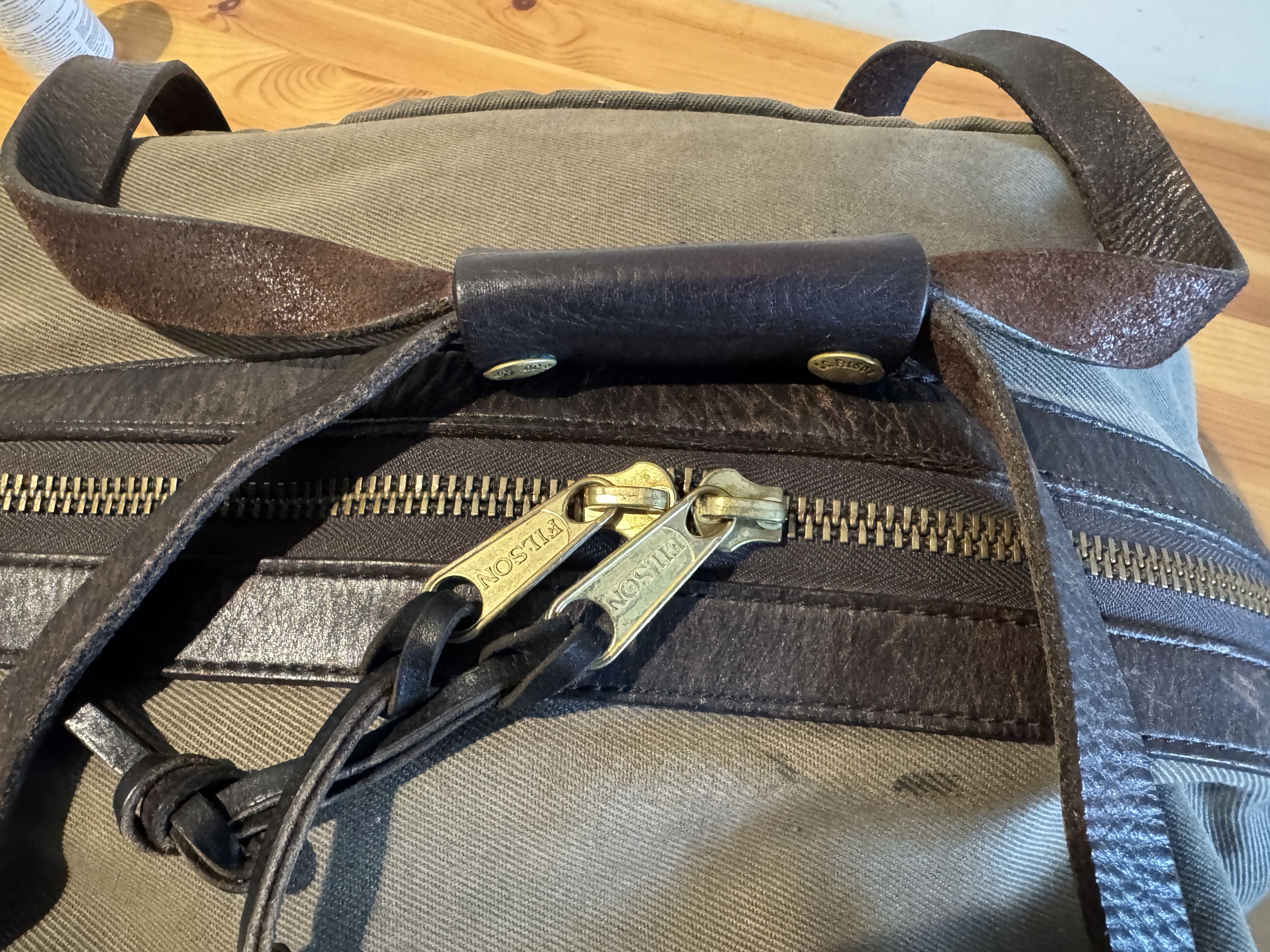 Filson Filson Leather Duffle Bag, Green / Olive - 70246 Size ONE SIZE - 8 Thumbnail