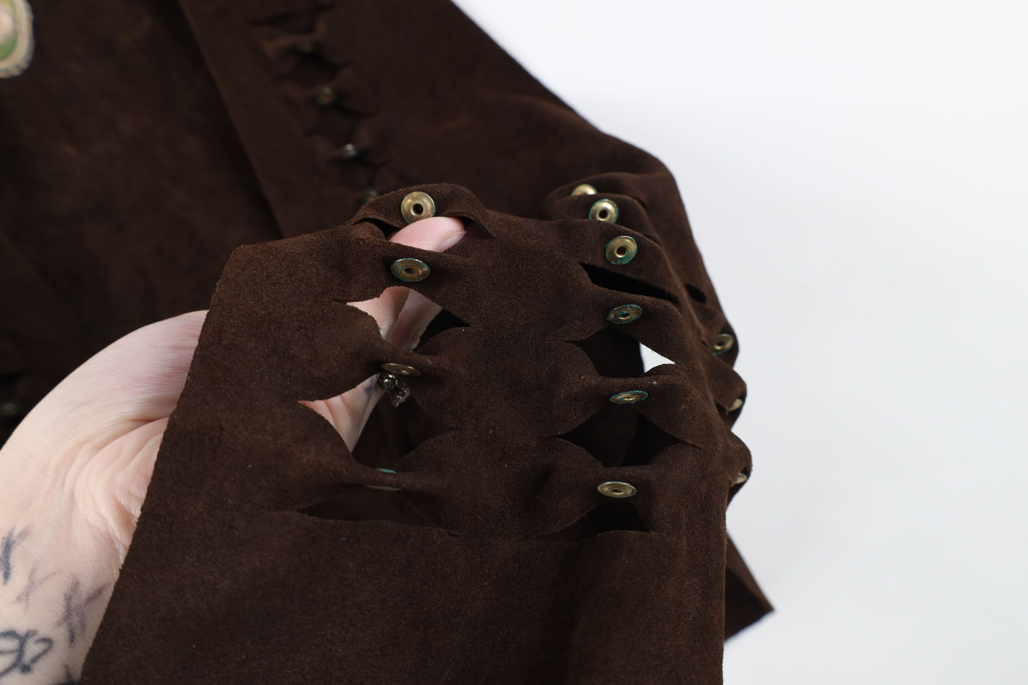 Vintage Vintage 60s 70s Boho Chic Riveted Suede Leather Vest Size M / US 6-8 / IT 42-44 - 6 Thumbnail