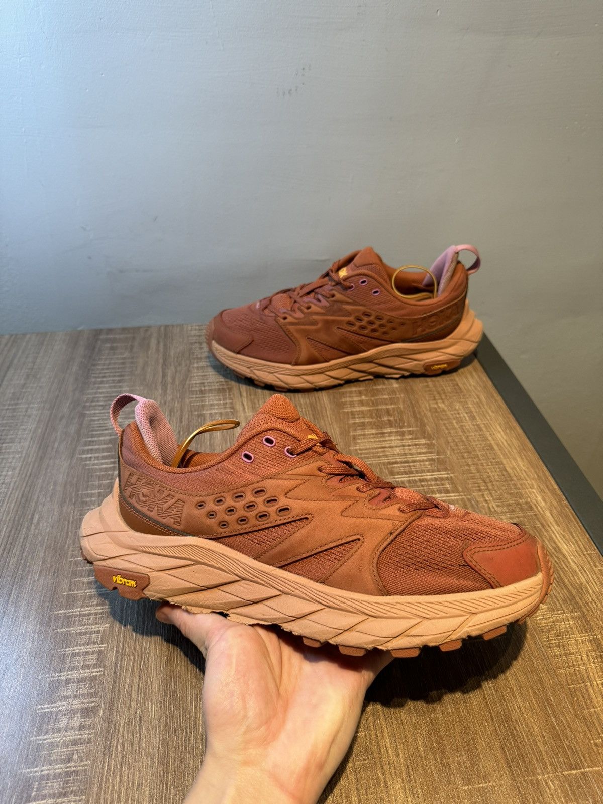 Hoka Hoka Women's US 10B Anacapa Breeze Low Sneakers Baked Clay Size US 10 / IT 40 - 1 Thumbnail