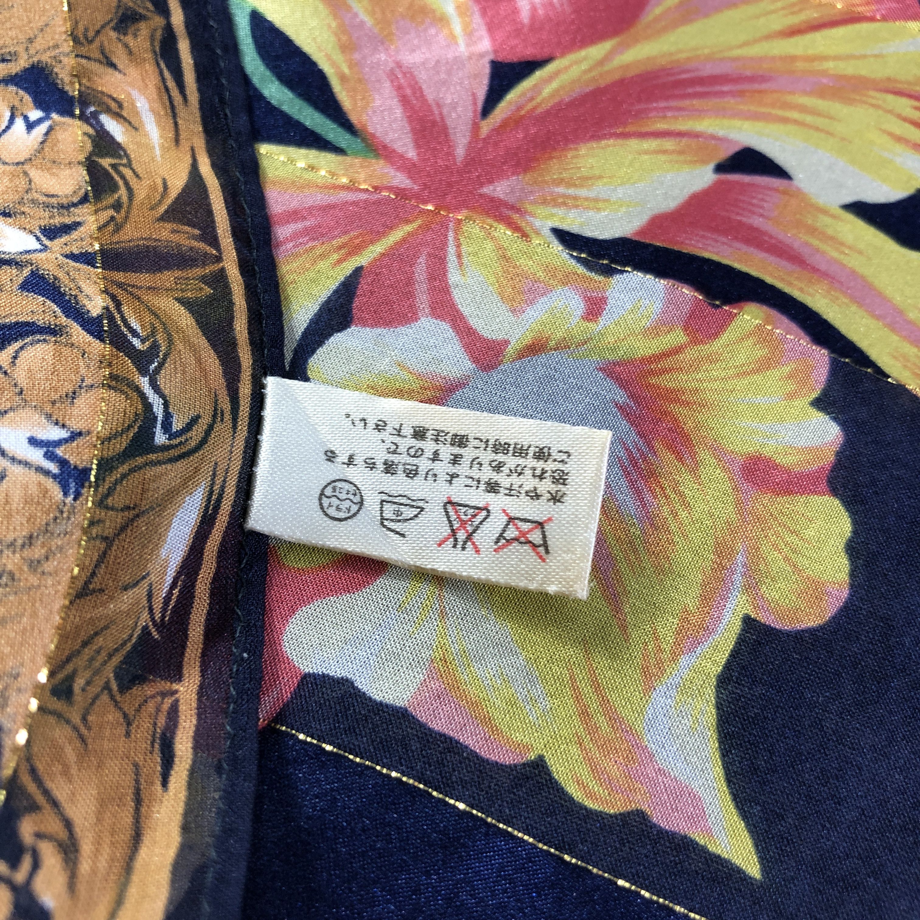 Japanese Brand Luxury Floral Silk Scarf M1017 Size ONE SIZE - 5 Thumbnail