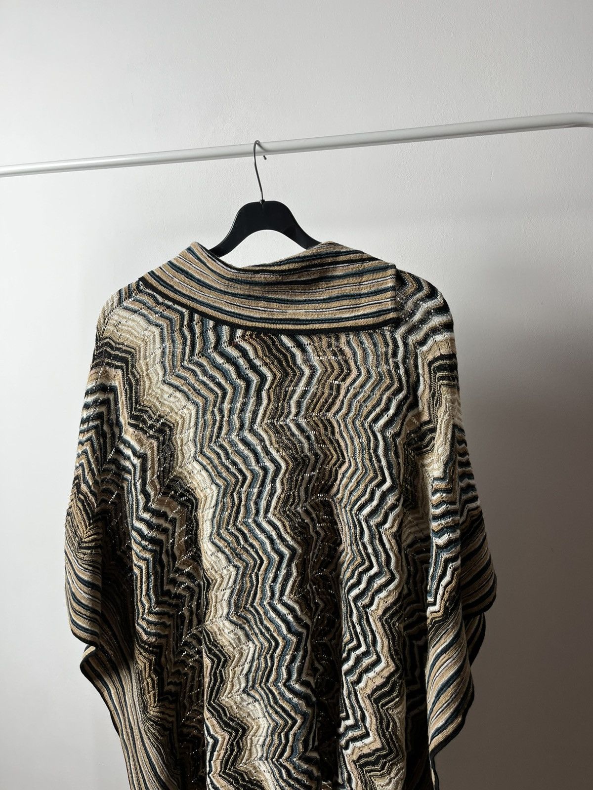 Missoni × Vintage Missoni Striped Zigzag Knit Poncho Made in Italy Wool Blend Size M / US 6-8 / IT 42-44 - 7 Thumbnail