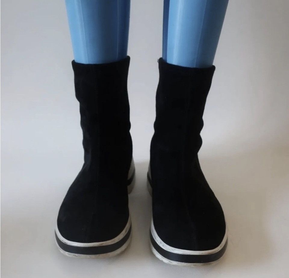 Stuart Weitzman STUART WEITZMAN SW612 BOOTIE SUEDE HIGH TOP SNEAKER SUEDE Size US 8.5 / IT 38.5 - 6 Thumbnail