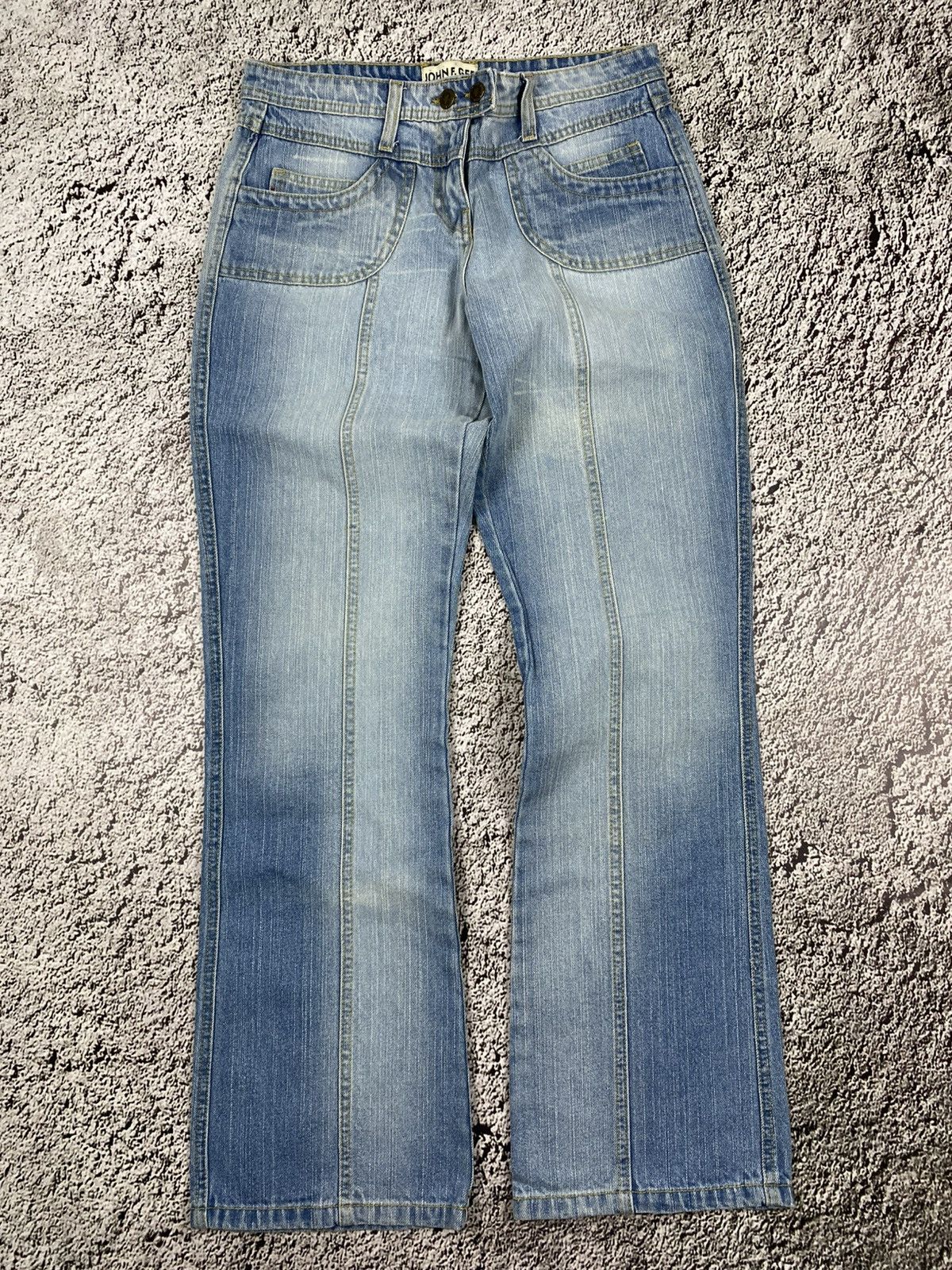 Vintage Vintage Y2K 00s style bootcut faded jeans streetwear Size 30" / US 8 / IT 44 - 1 Thumbnail