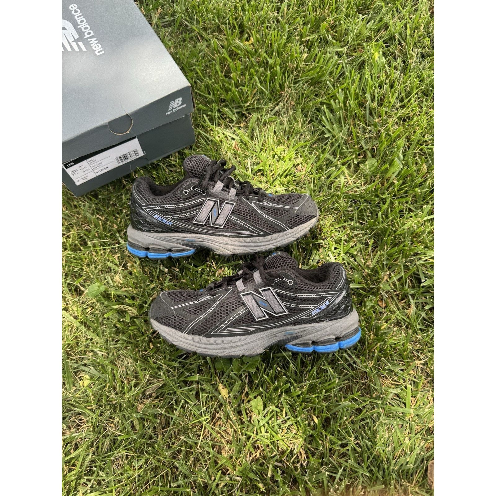 New Balance New Balance 1906r Black Blue Size 6.5 Men’s / 8 Women’s Size US 6.5 / EU 39-40 - 1 Thumbnail