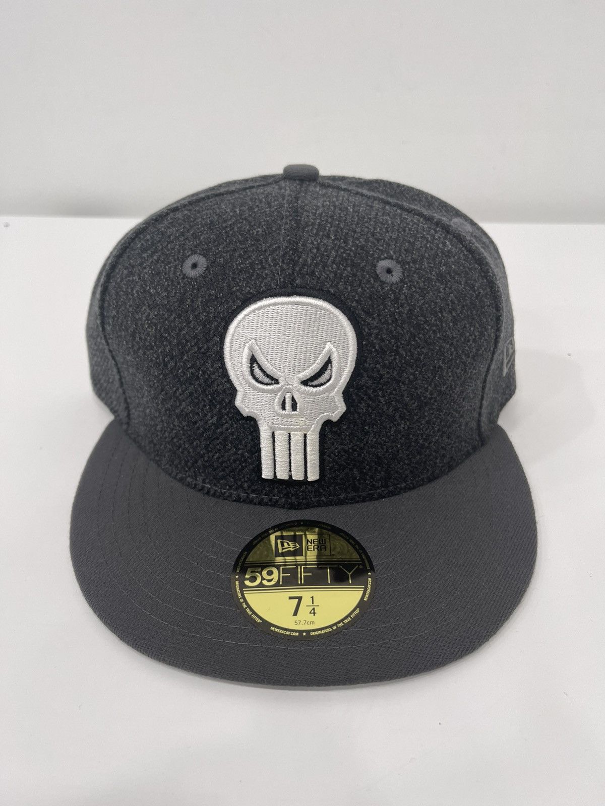New Era Marvel Universe The Punisher New Era Fitted Cap Hat 7 1/4 Size ONE SIZE - 2 Thumbnail