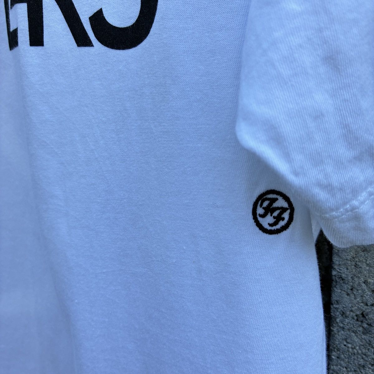 Uniqlo Uniqlo x Foo Fighter Band White T-Shirt Sz M Size US M / EU 48-50 / 2 - 5 Thumbnail