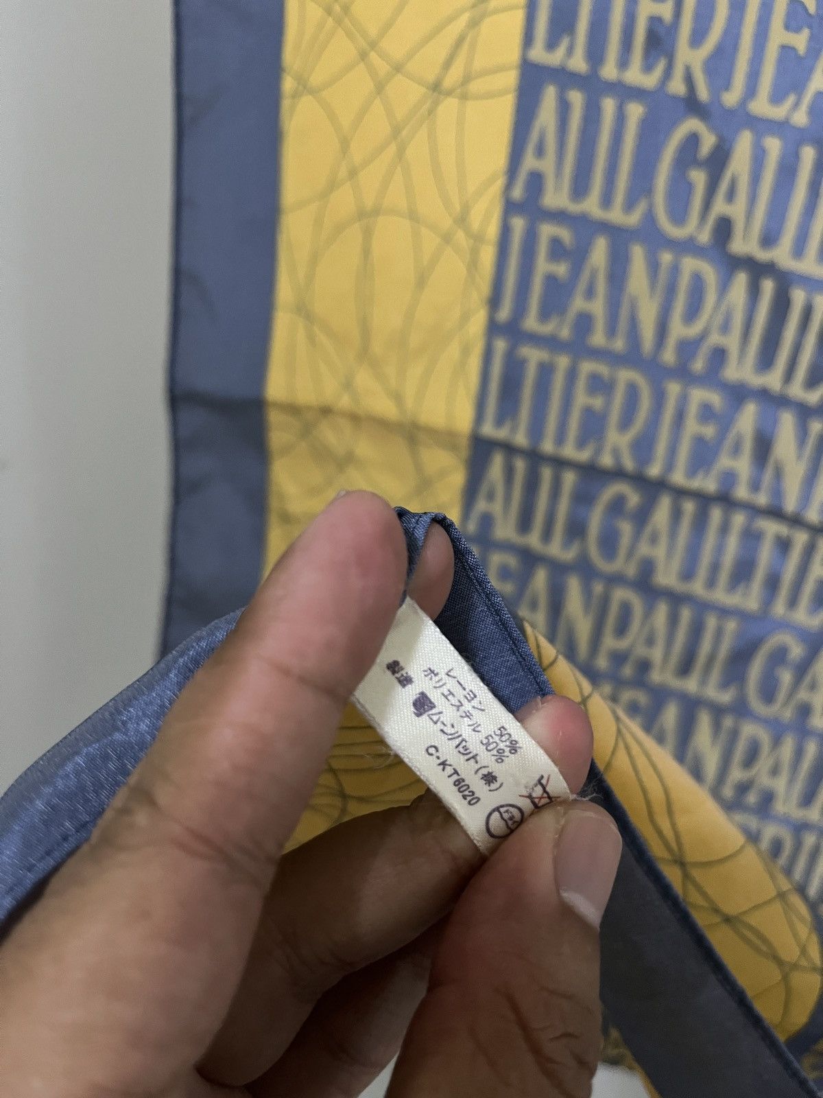 Jean Paul Gaultier Jean Paul Gaultier Large Scaft Shawl Size ONE SIZE - 4 Thumbnail