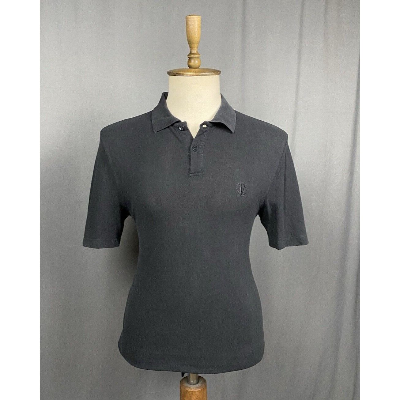 Versace Vesace Small Logo VTG Men's Black Polo T-Shirt Size S-M Size US M / EU 48-50 / 2 - 1 Thumbnail